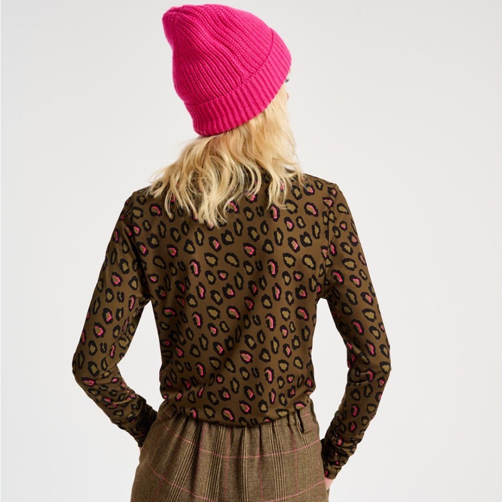 Essential Antwerp Trekking Green Leopard Print Turtleneck Top - Picture 7 of 13